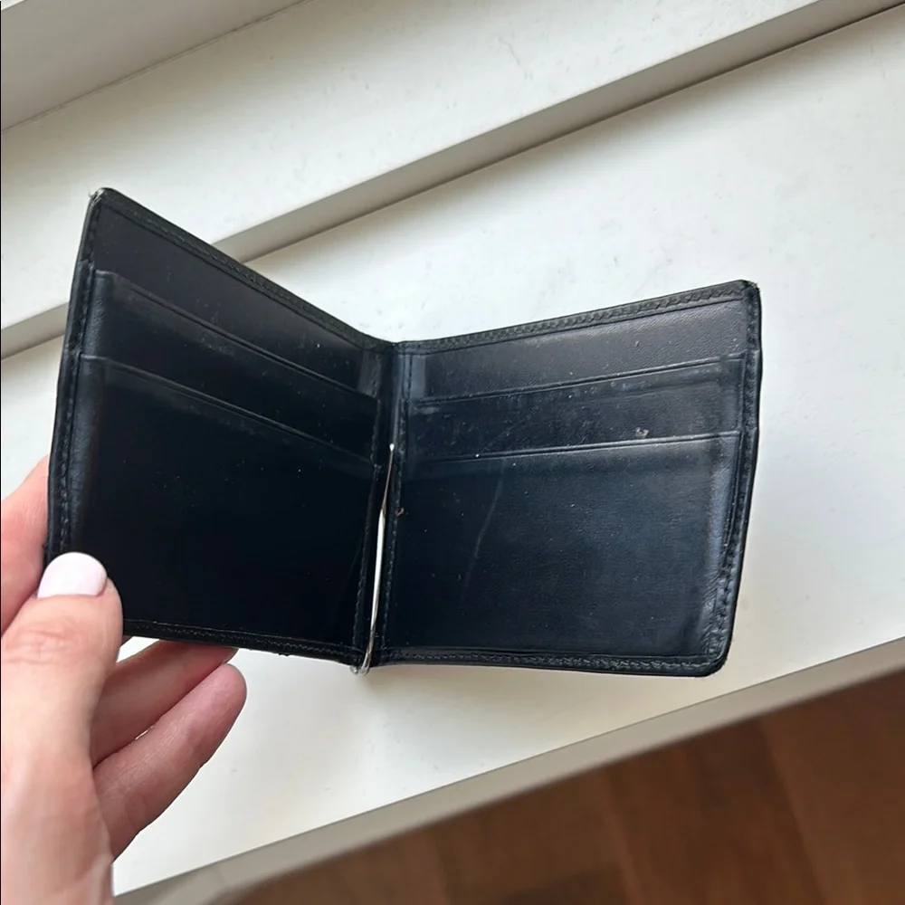 Authentic Gucci Sleek Black Wallet